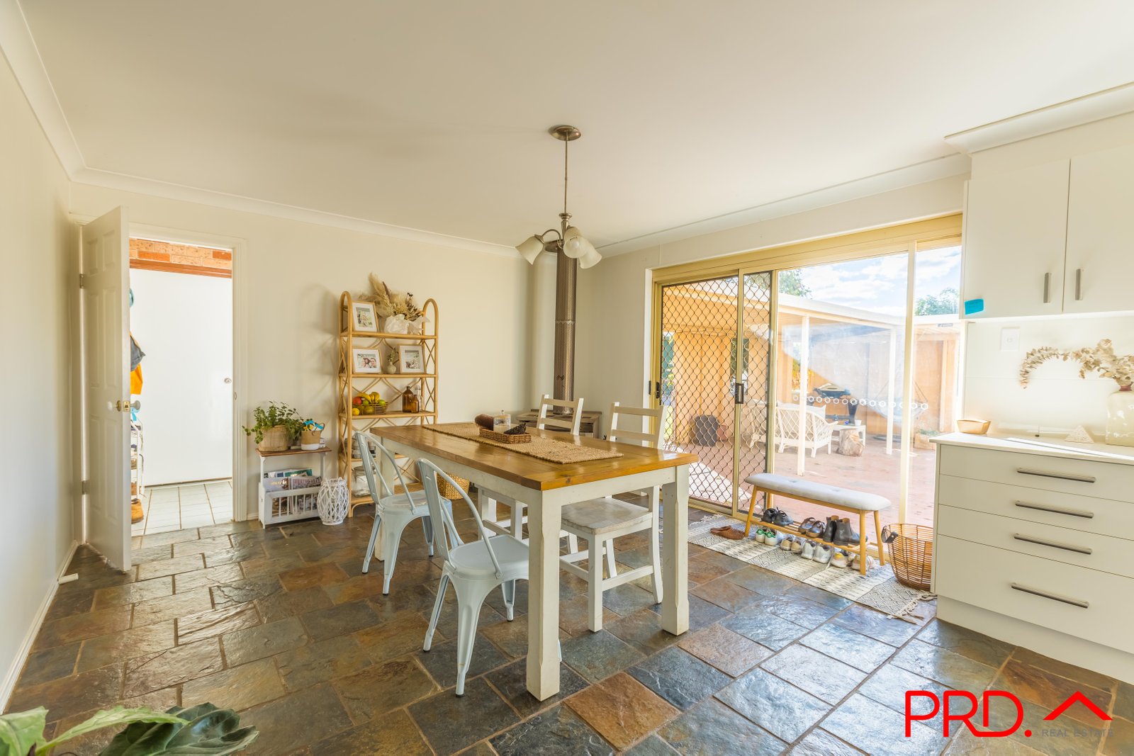 37 Pages Lane TAMWORTH 4