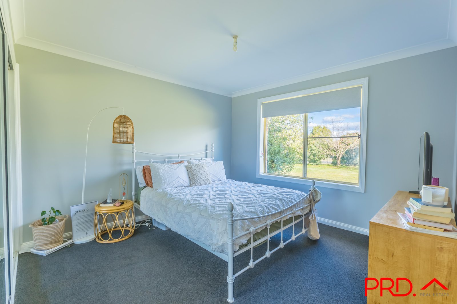 37 Pages Lane TAMWORTH 8