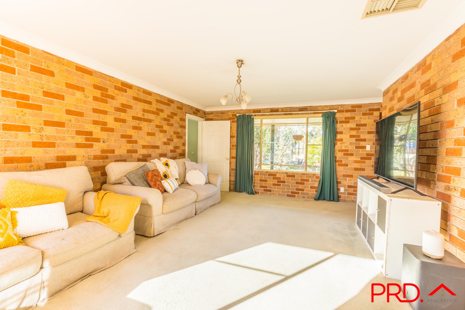 37 Pages Lane TAMWORTH 13