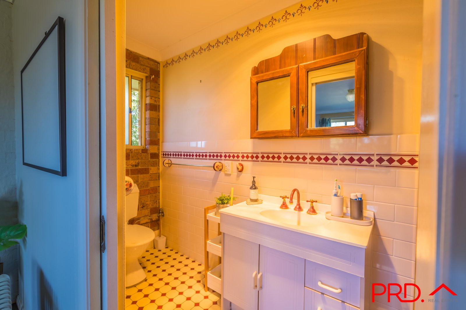 37 Pages Lane TAMWORTH 18