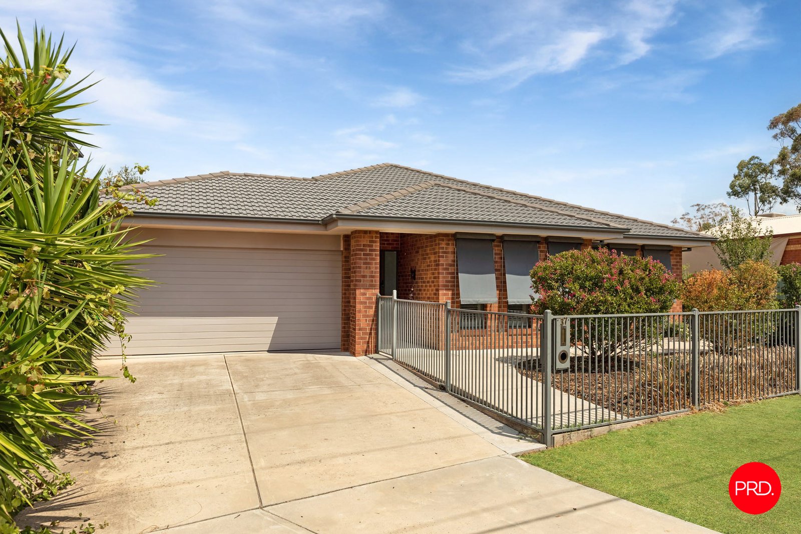 37 Pallett St  GOLDEN SQUARE 1