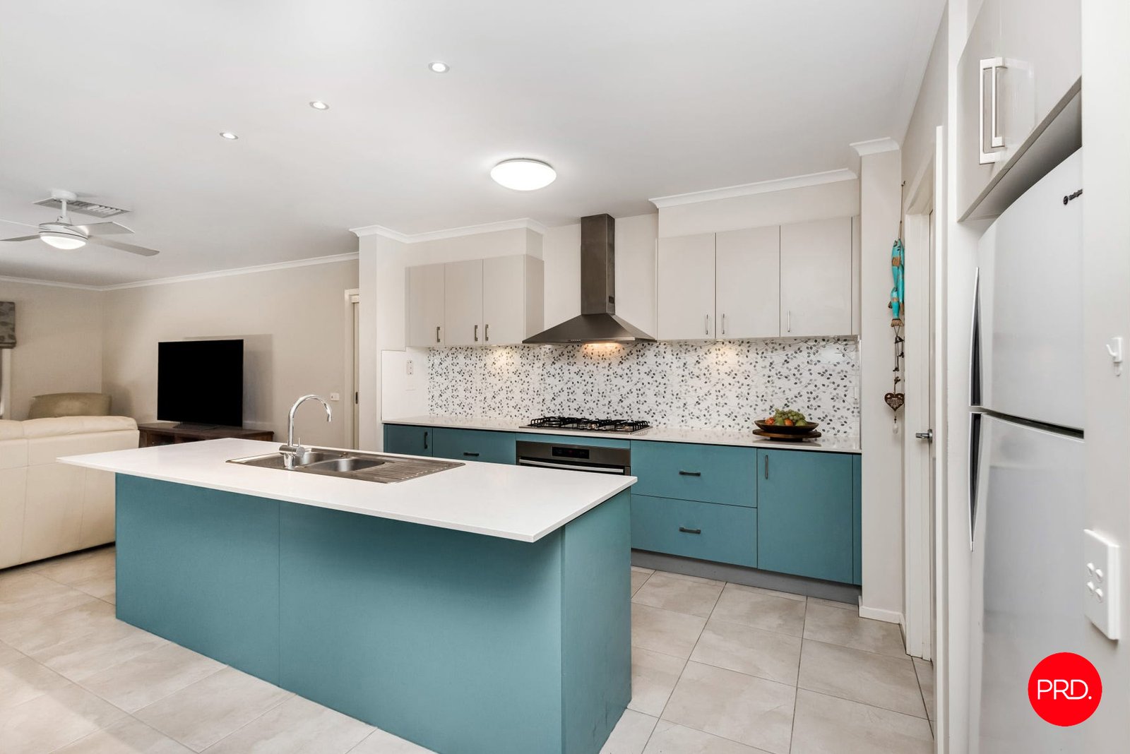 37 Pallett St  GOLDEN SQUARE 2