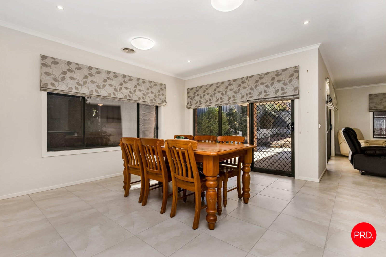 37 Pallett St  GOLDEN SQUARE 4