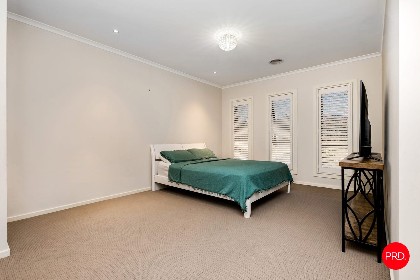 37 Pallett St  GOLDEN SQUARE 6