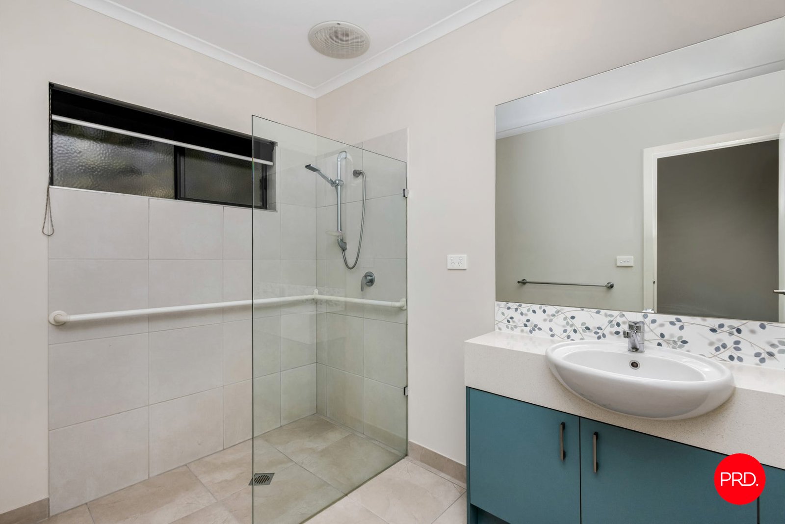 37 Pallett St  GOLDEN SQUARE 9