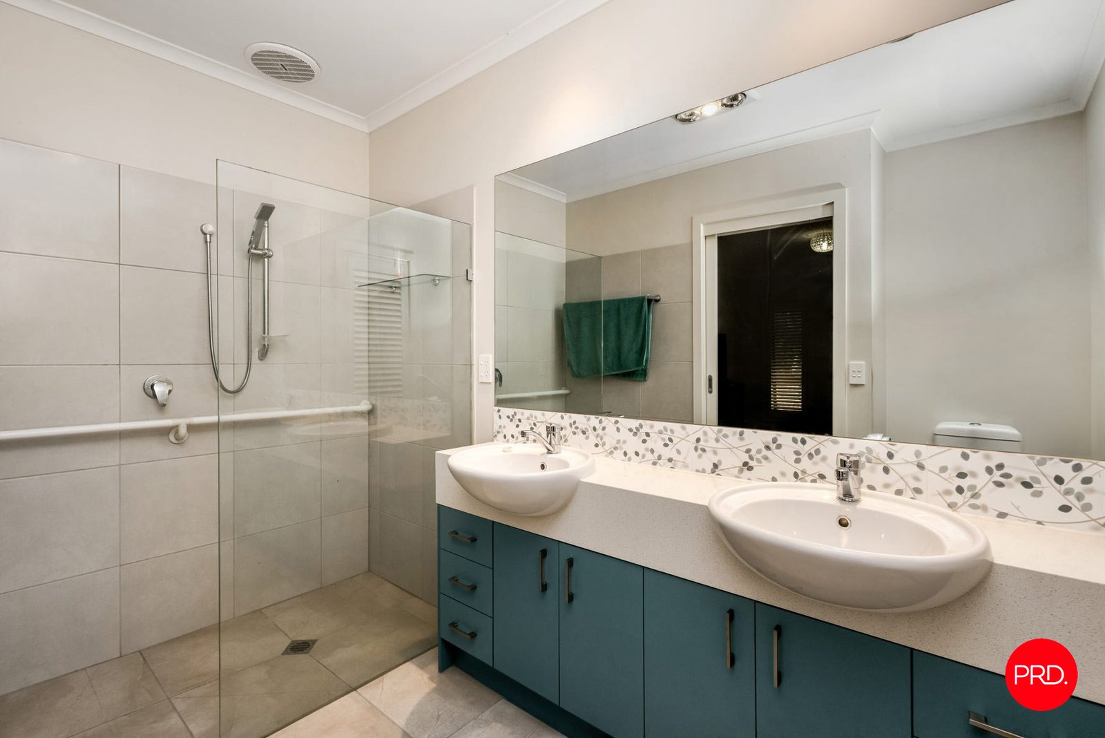 37 Pallett St  GOLDEN SQUARE 10