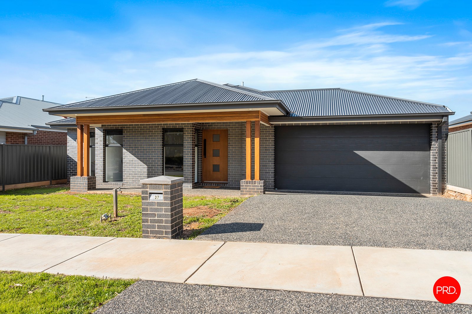 37 Pembroke Drive MARONG 1