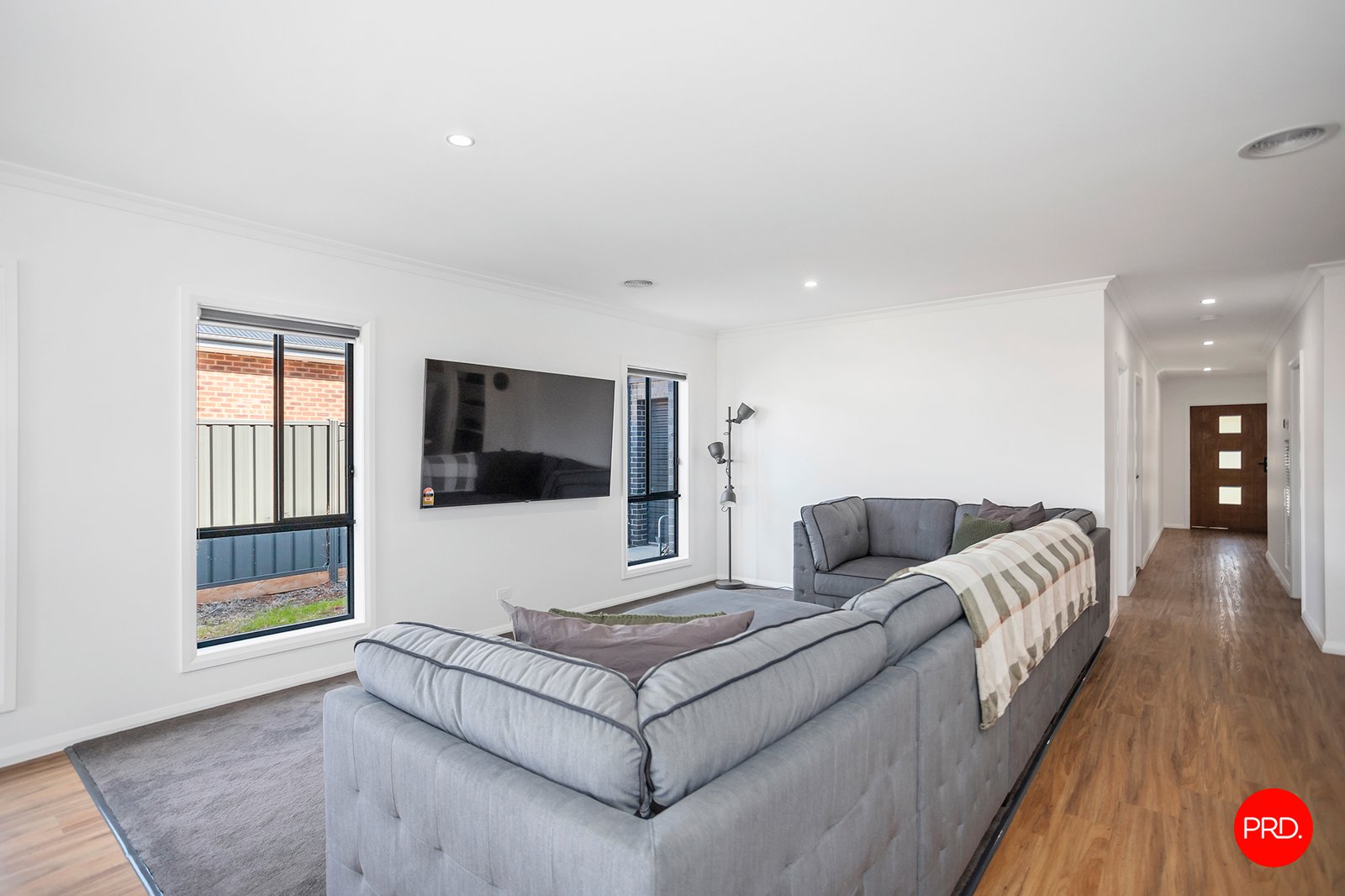 37 Pembroke Drive MARONG 8