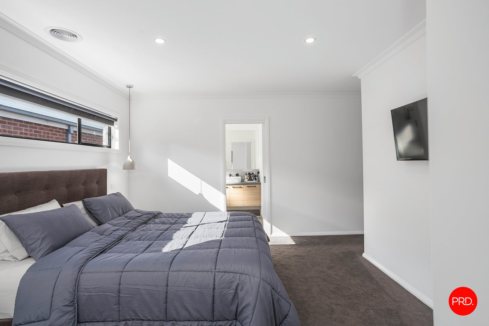 37 Pembroke Drive MARONG 11