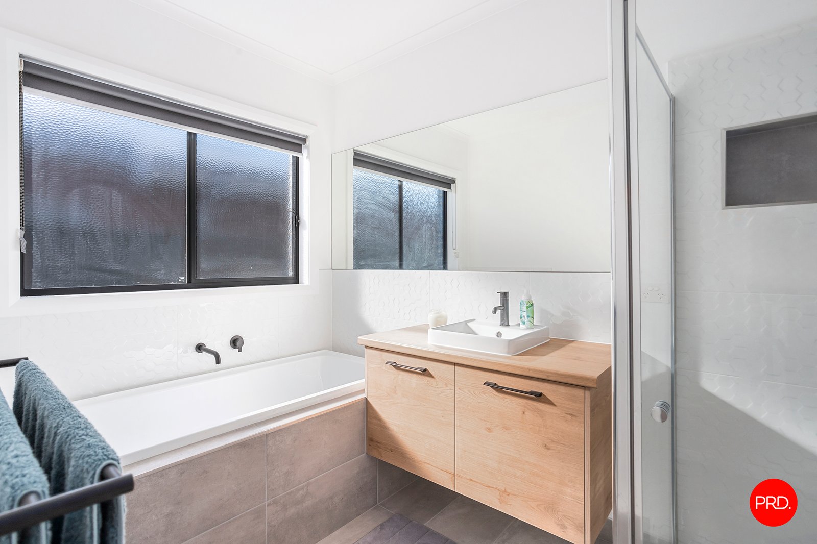 37 Pembroke Drive MARONG 16
