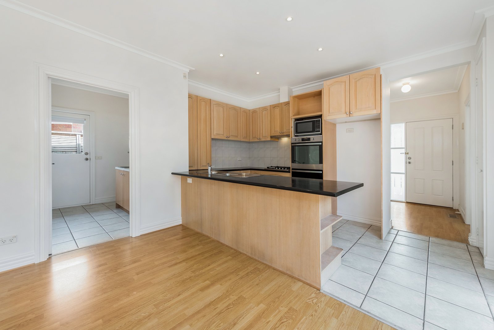 37 Queens Parade, Glen Iris, 3146