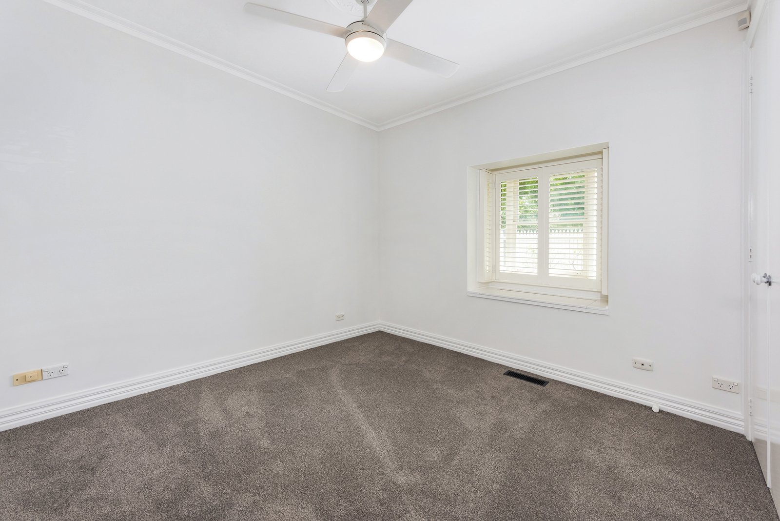 37 Queens Parade, Glen Iris, 3146