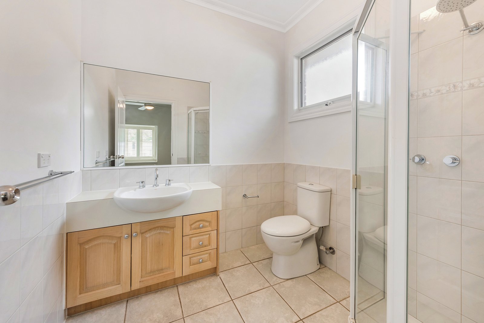 37 Queens Parade, Glen Iris, 3146