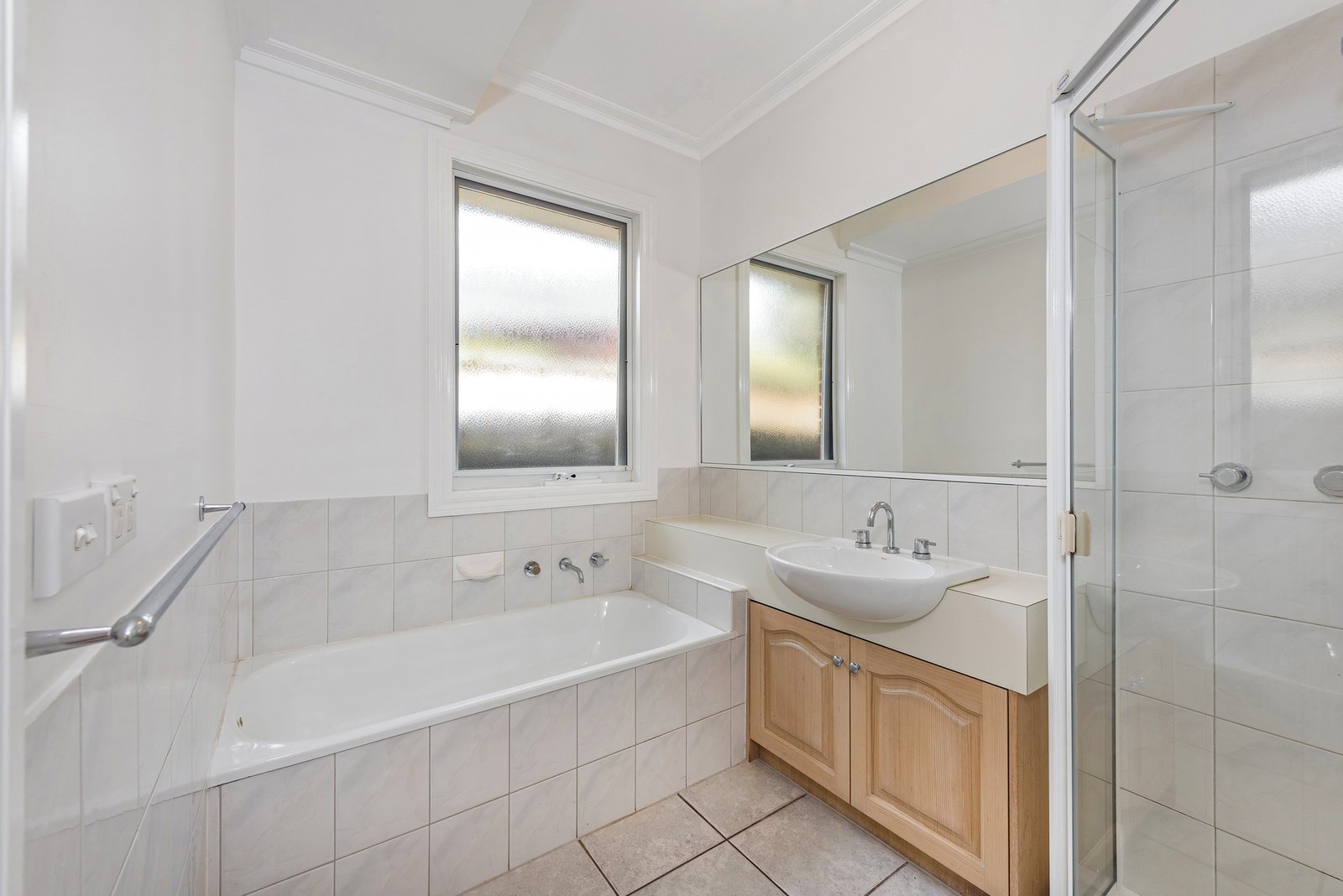 37 Queens Parade, Glen Iris, 3146