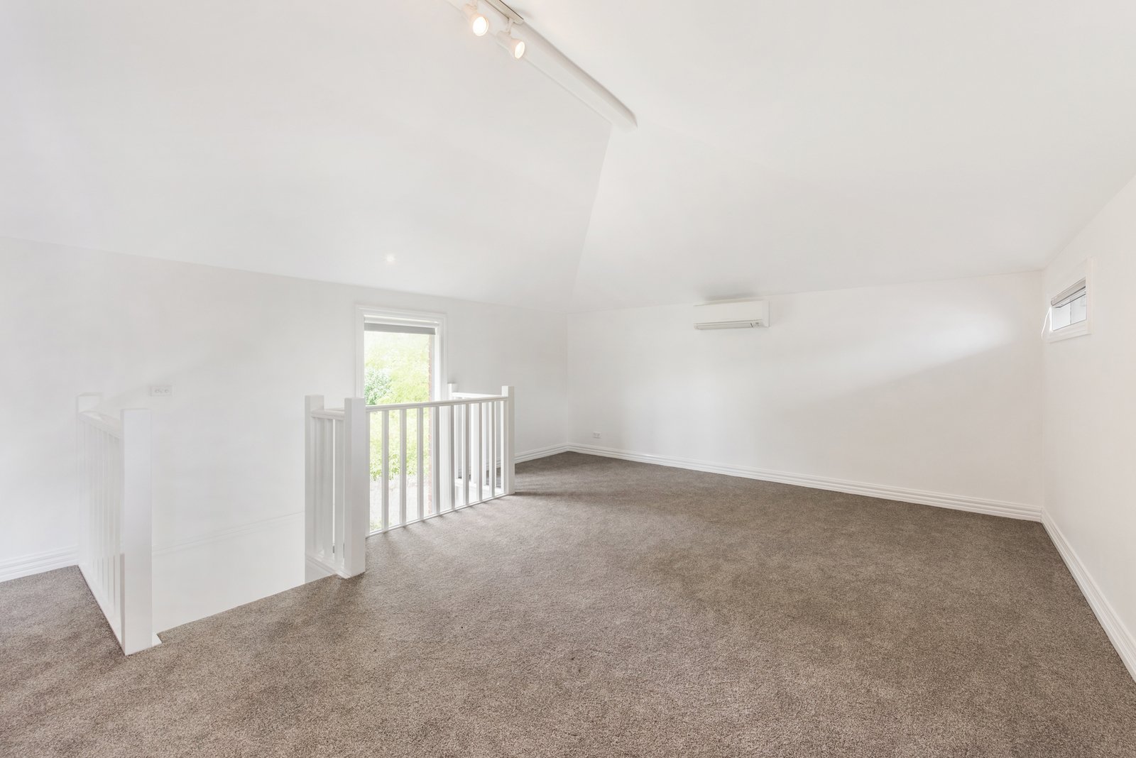 37 Queens Parade, Glen Iris, 3146