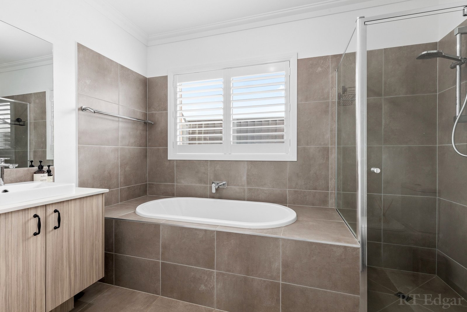 Real Estate and Property in 37 Reardon Crescent, St Leonards, VIC