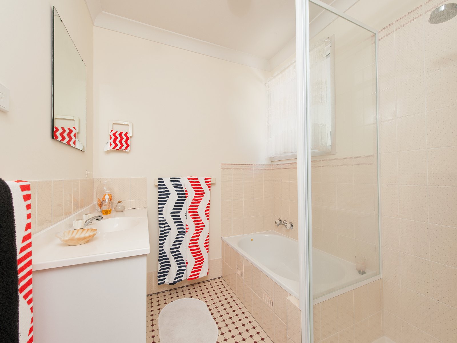 3/7 Reef Close FINGAL BAY 18