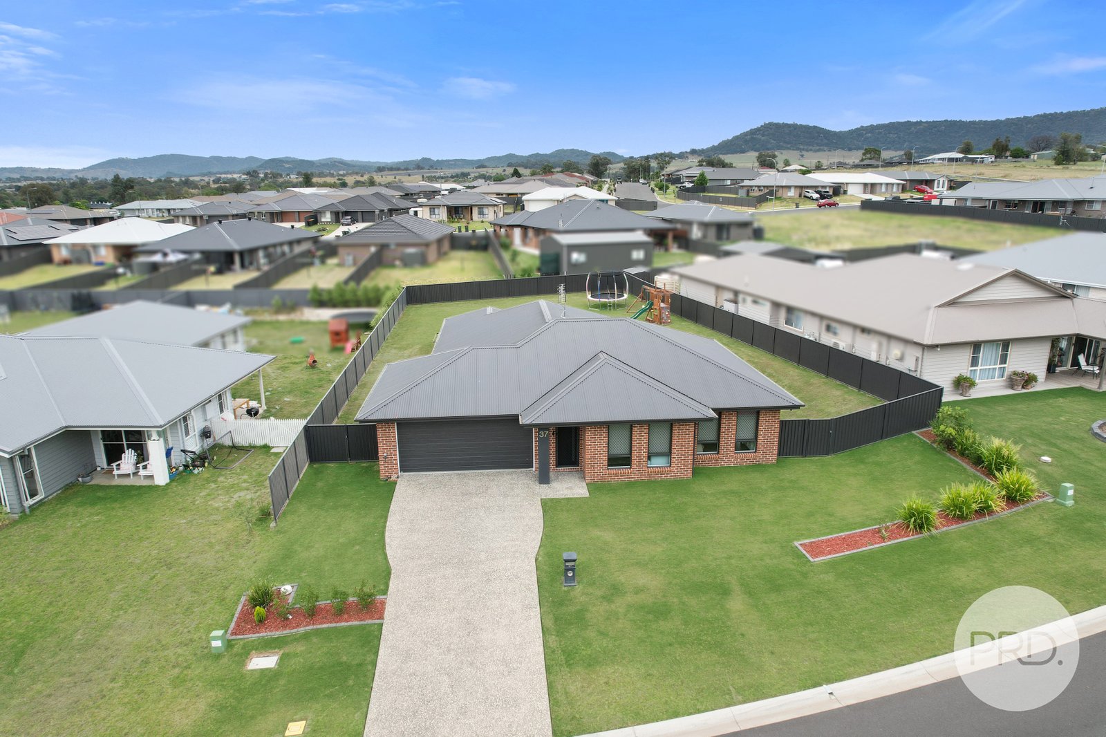 37 Reginald Drive KOOTINGAL 2