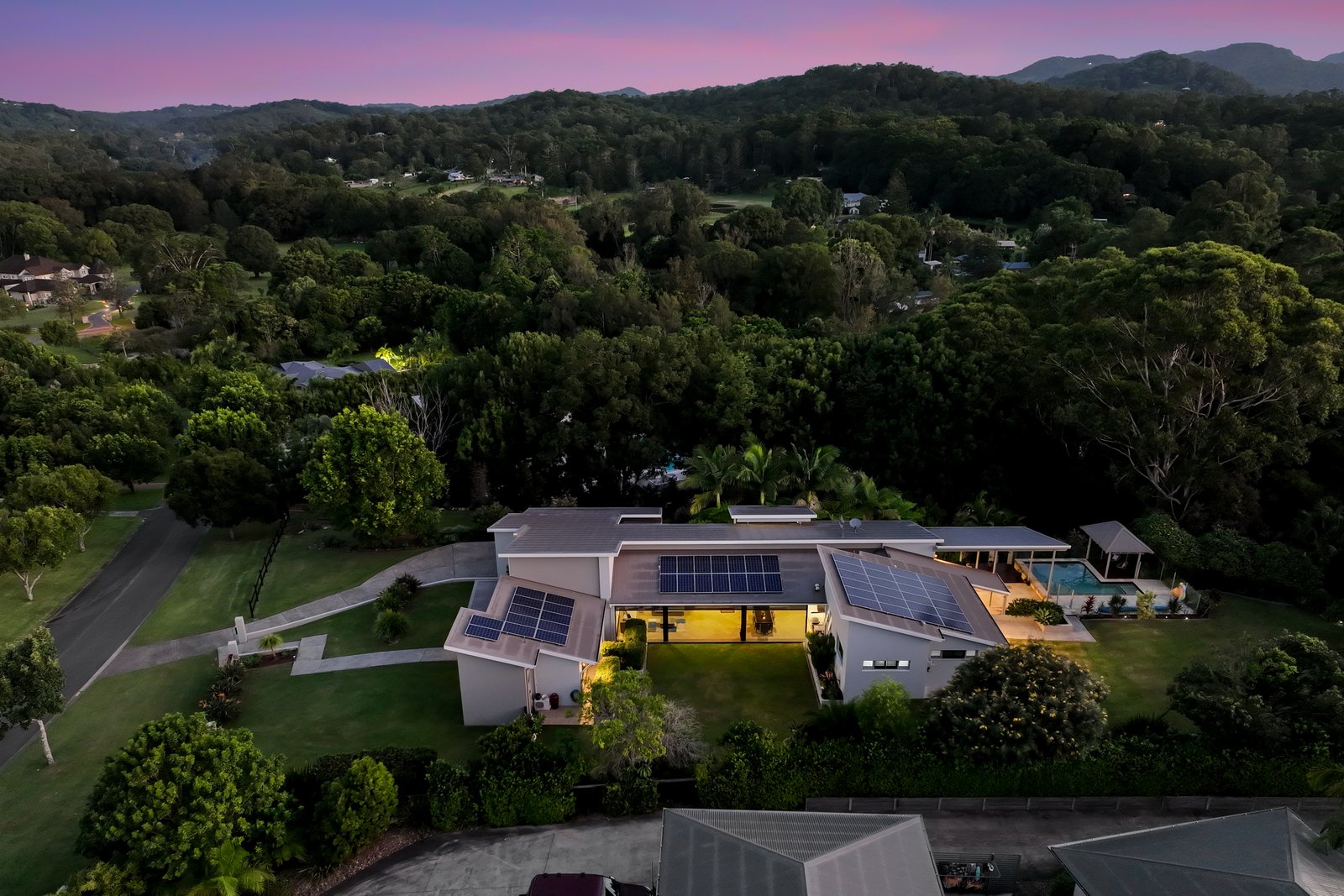 37 Samuel Drive TALLEBUDGERA 2