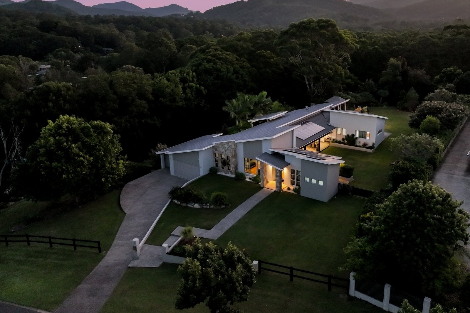 37 Samuel Drive TALLEBUDGERA 3