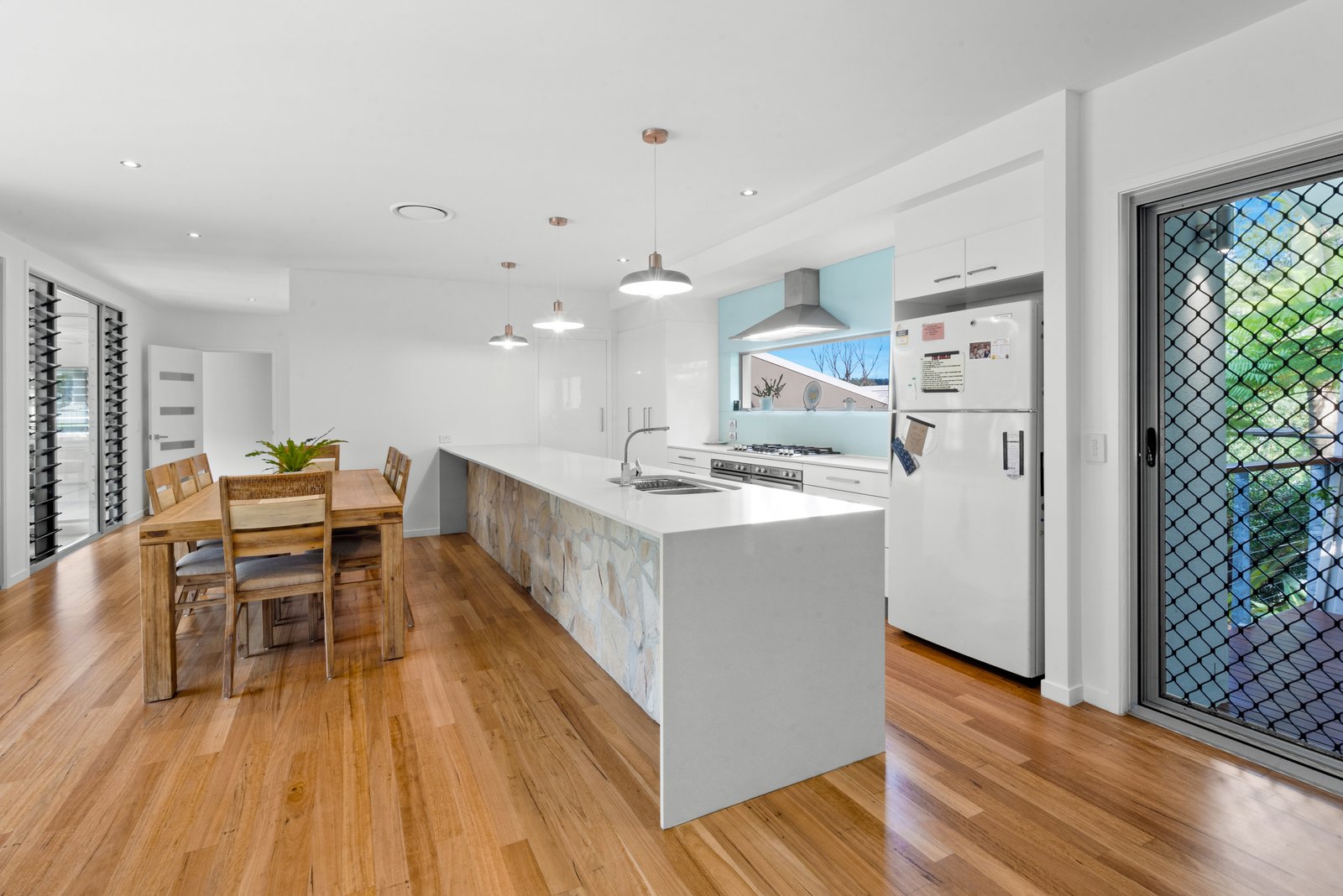 37 Samuel Drive TALLEBUDGERA 6