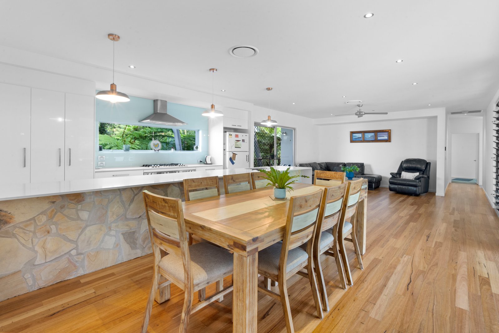 37 Samuel Drive TALLEBUDGERA 7