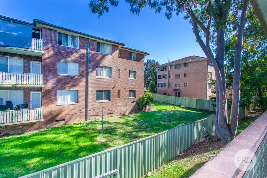 3/7 Santley Cres  Kingswood 3