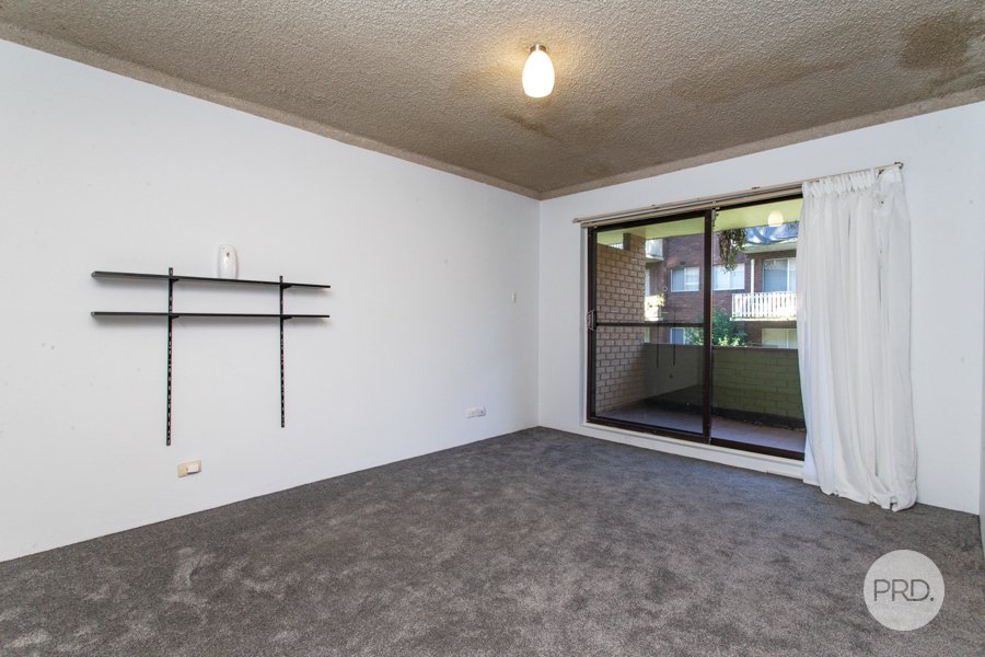 3/7 Santley Cres  Kingswood 9