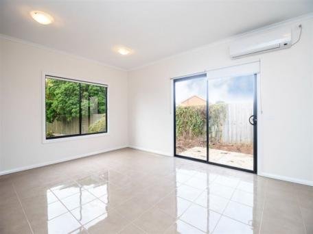 Gallery: 3/7 Saturn Street