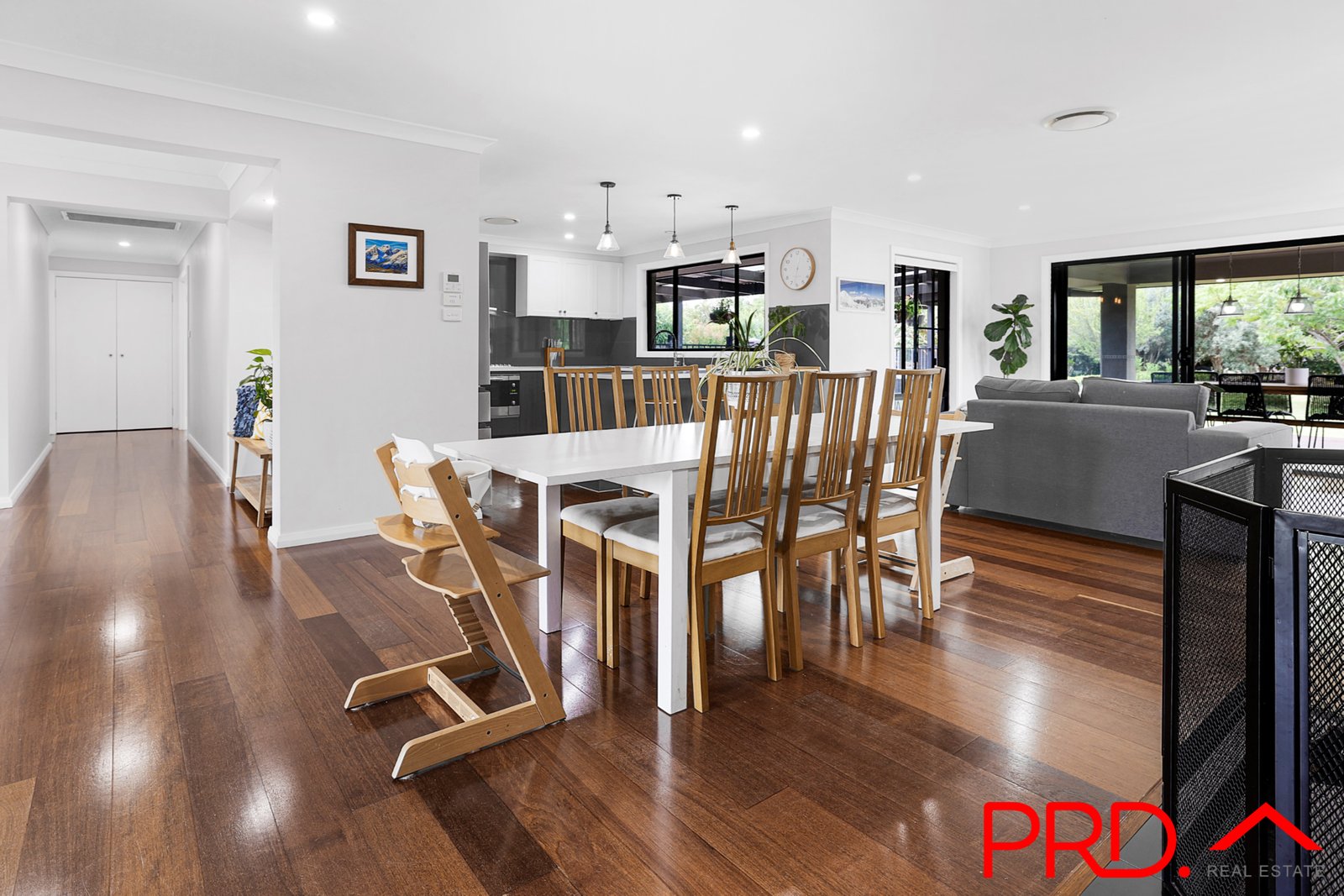 37 Sequoia Drive TAMWORTH 3