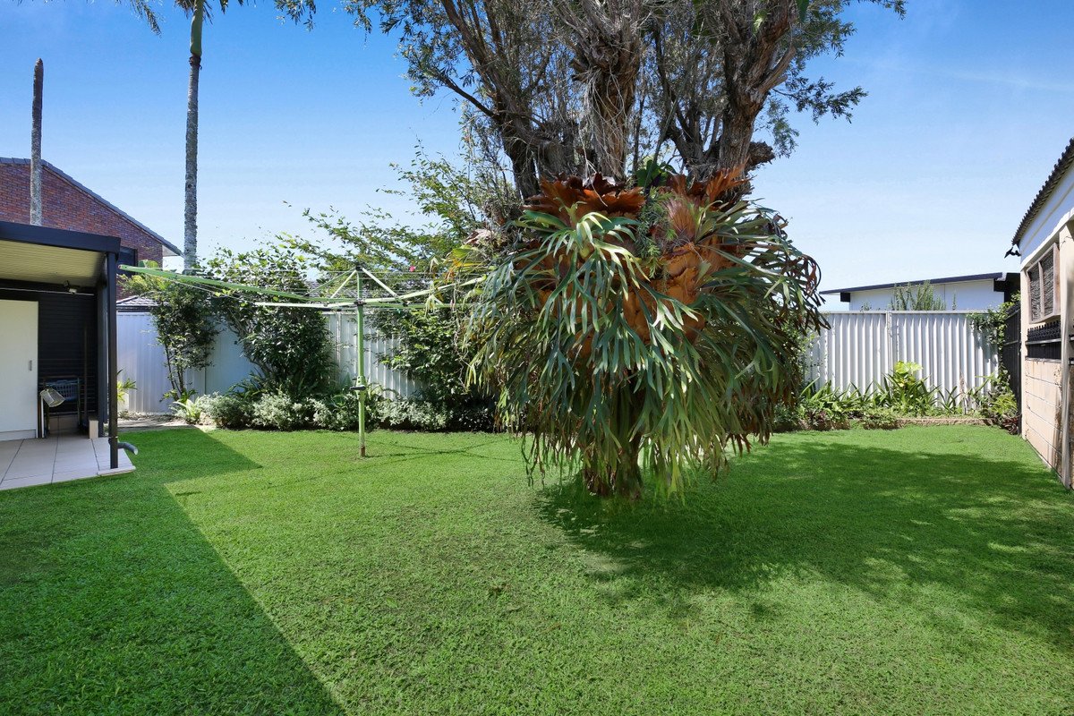 37 Spindle Street Palm Beach 19