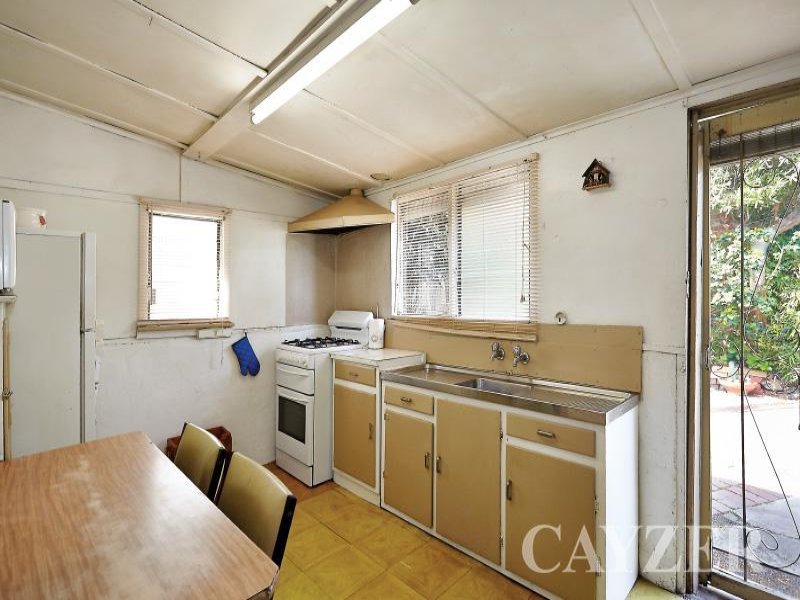 Gallery: 37 Station Street