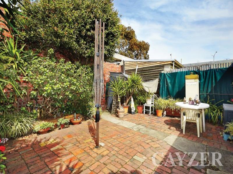 Gallery: 37 Station Street