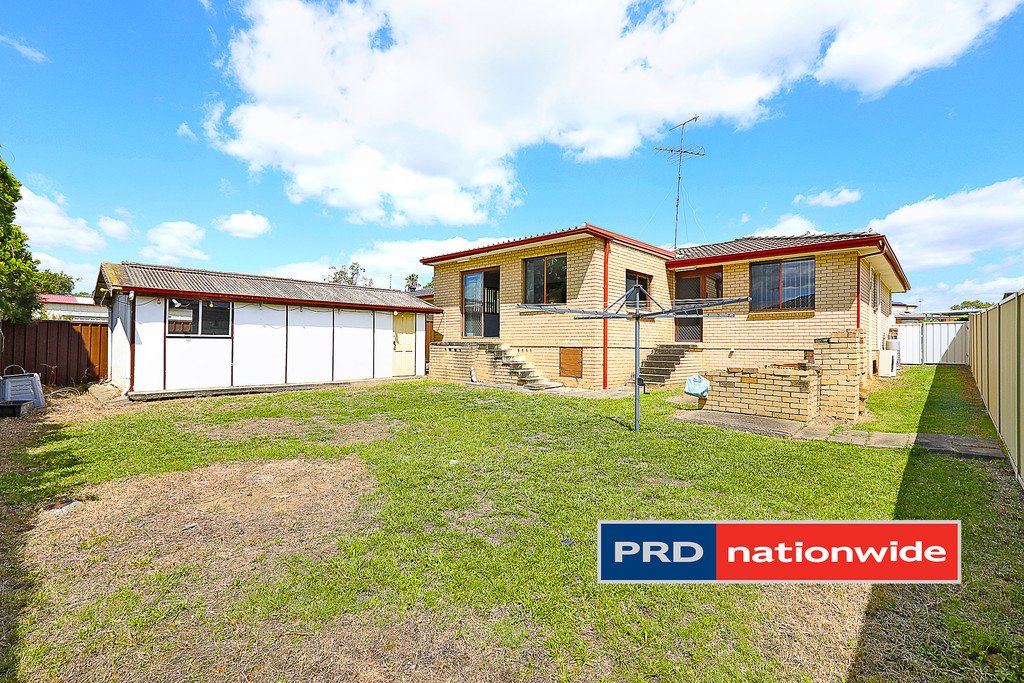 37 Stoke Crescent SOUTH PENRITH 9