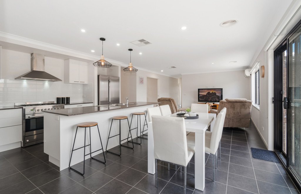 37 Swanson Boulevard STRATHFIELDSAYE 2
