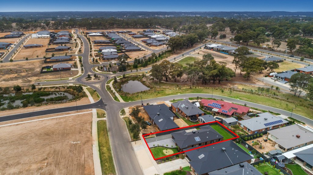 37 Swanson Boulevard STRATHFIELDSAYE 11