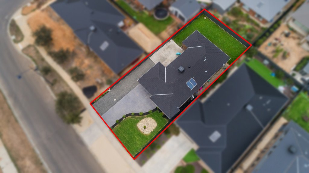 37 Swanson Boulevard STRATHFIELDSAYE 12