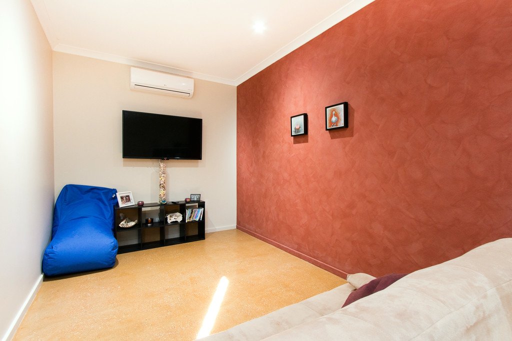 37 Tomarito Crescent BILINGURR 11