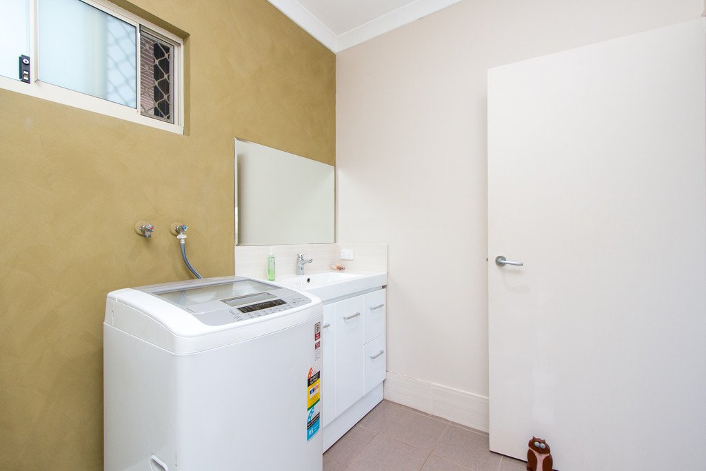 37 Tomarito Crescent BILINGURR 17