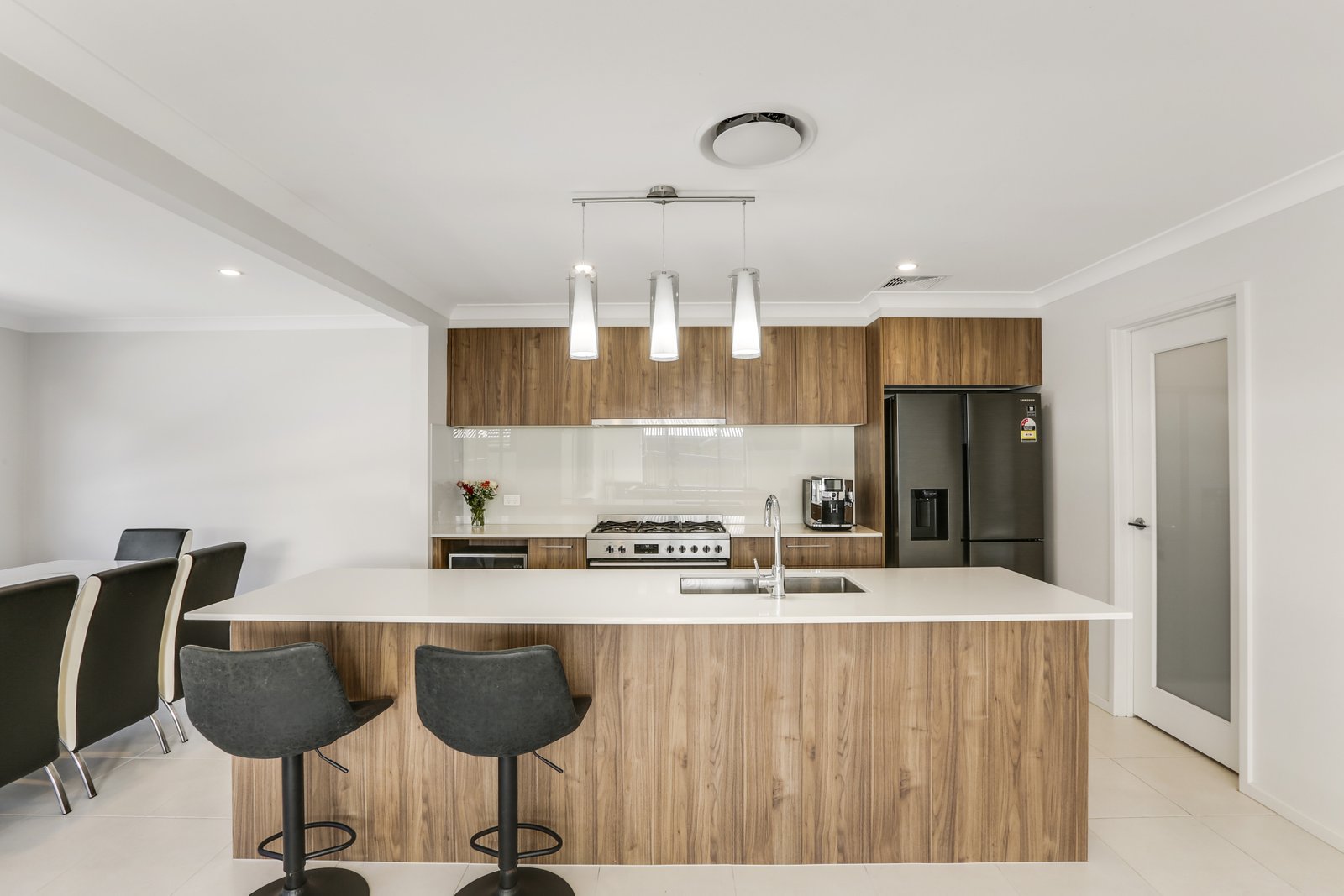 37 Tomerong Street TULLIMBAR 4