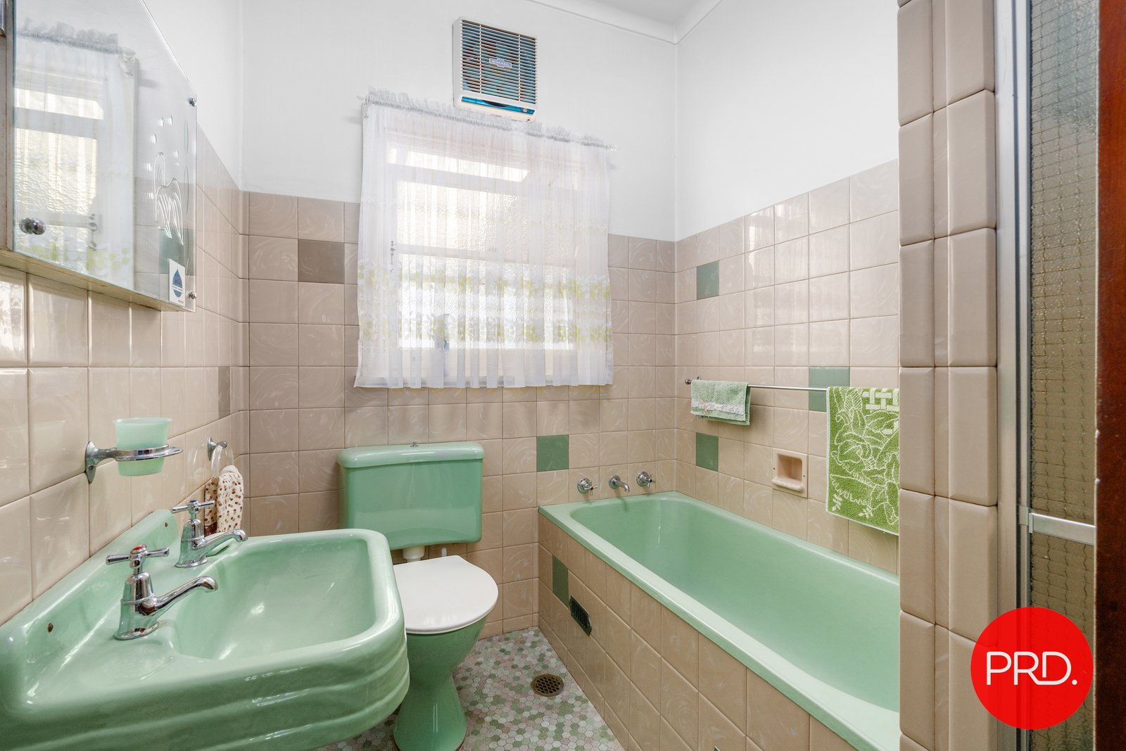 37 Traynor Avenue KOGARAH 7