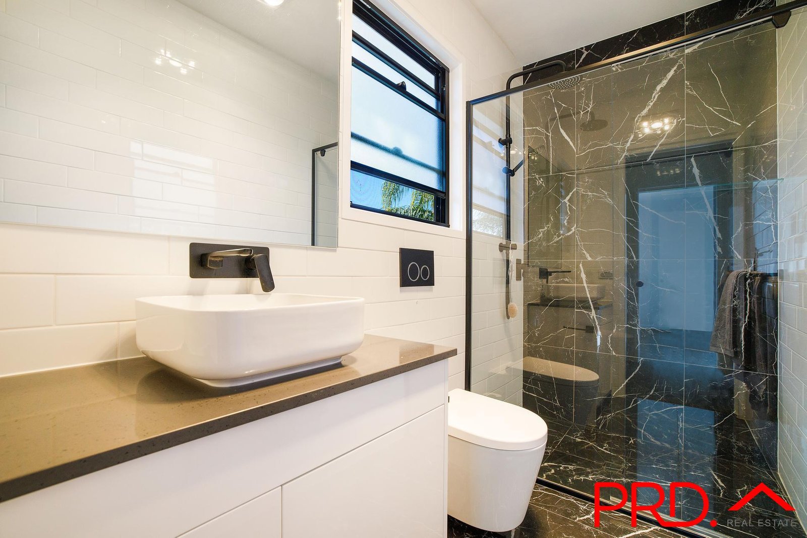 3/7 Turpin Road LABRADOR 5