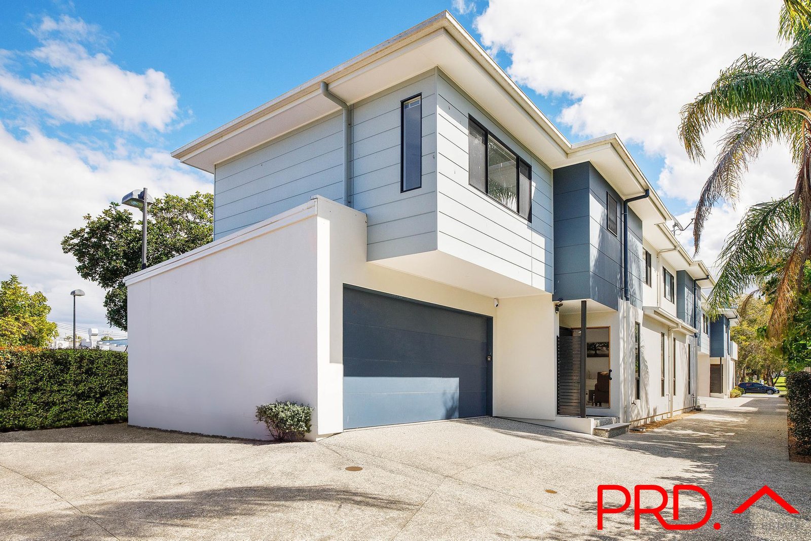 3/7 Turpin Road LABRADOR 13