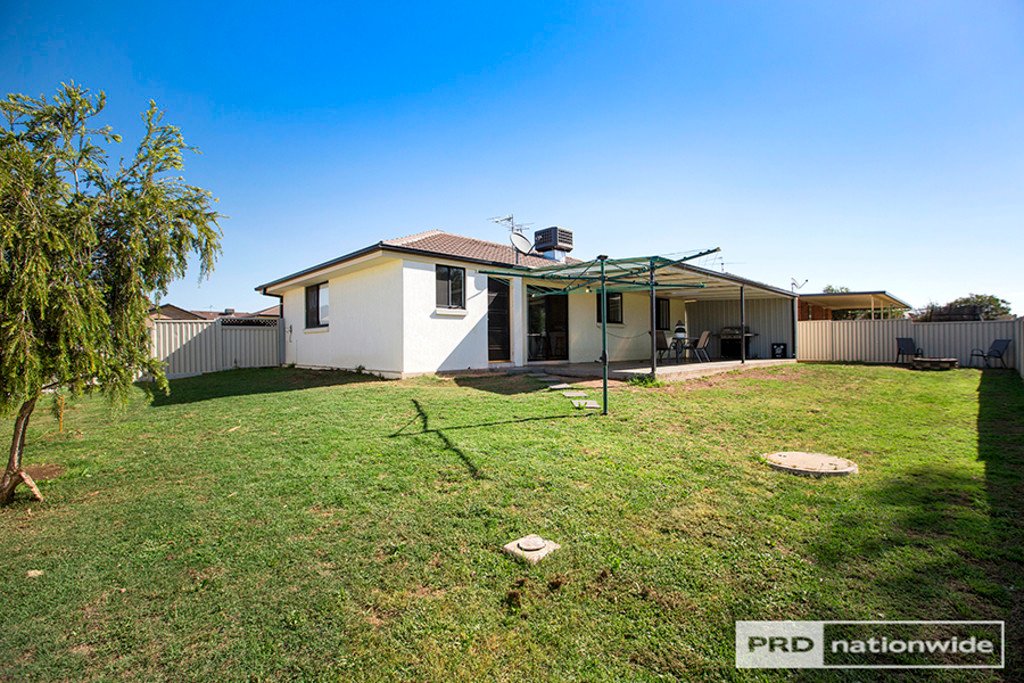 37 Warburton Drive TAMWORTH 20