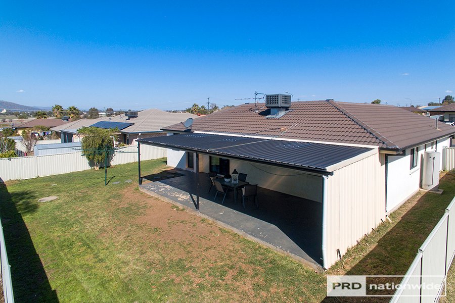 37 Warburton Drive TAMWORTH 22