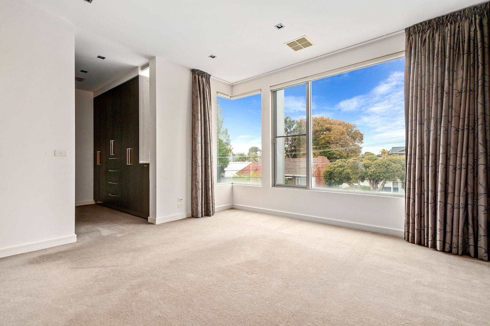 Gallery: 37 Whyte Street