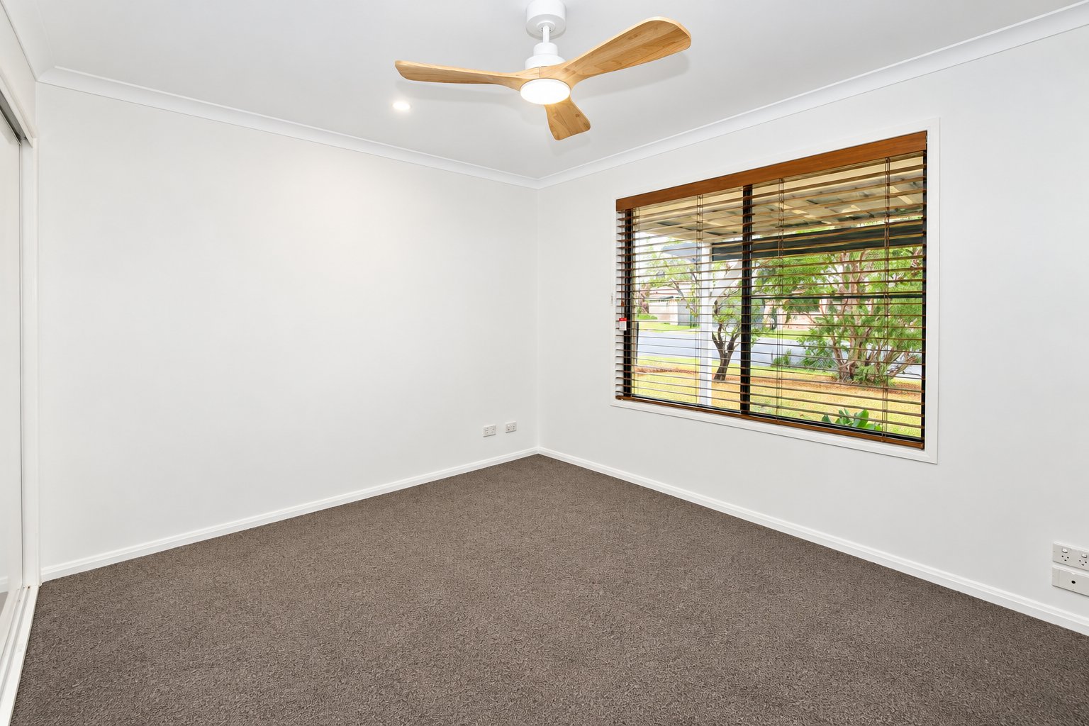 37 Yangoora Crescent ASHMORE 7
