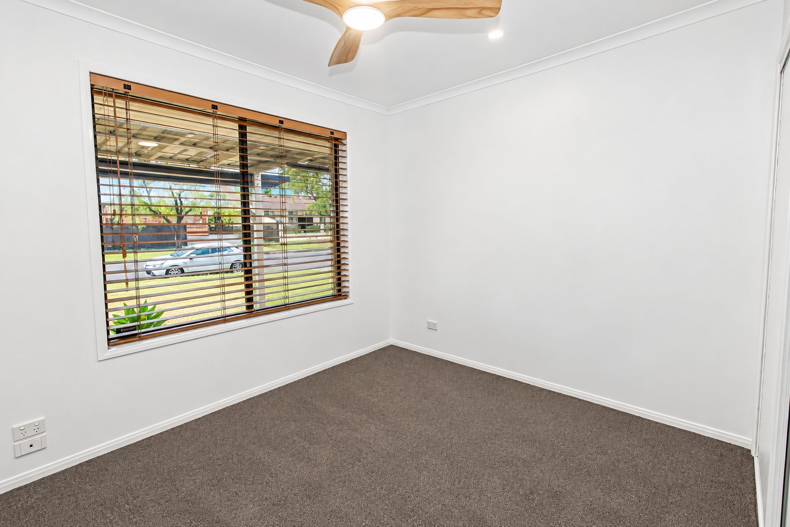 37 Yangoora Crescent ASHMORE 8