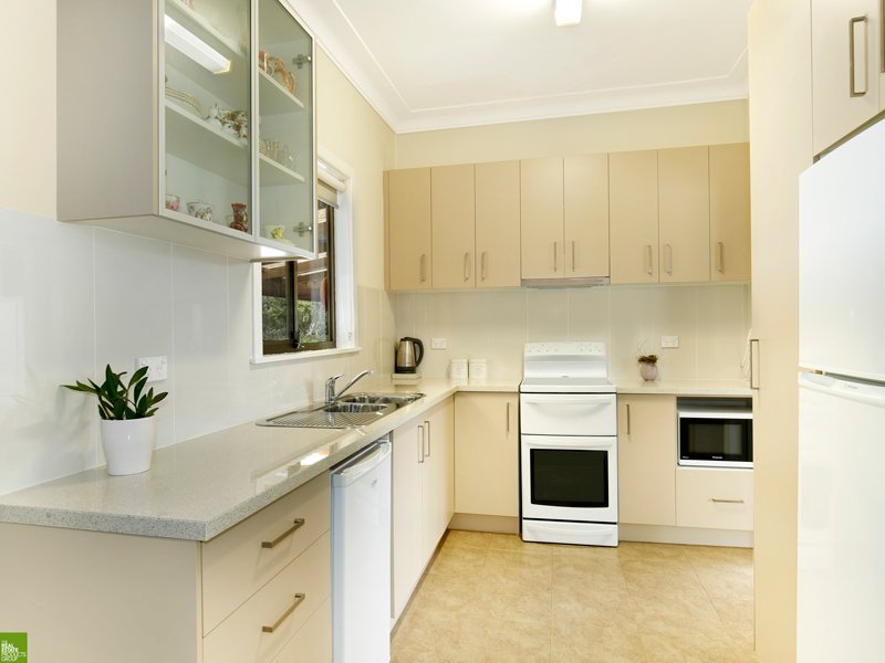 37 Yates Avenue MOUNT KEIRA 2