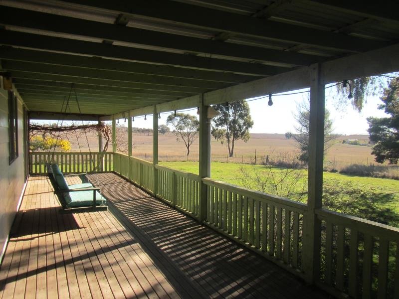 370 Moore Creek Road TAMWORTH 2
